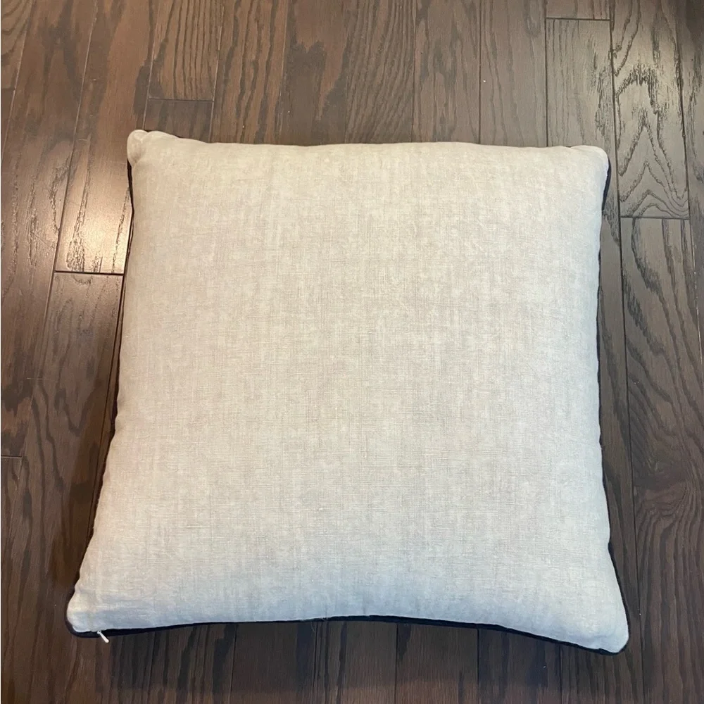 VILLA HOME Reversible NEW Ikat Linen Accent Pillow 22x22 Down Insert Included